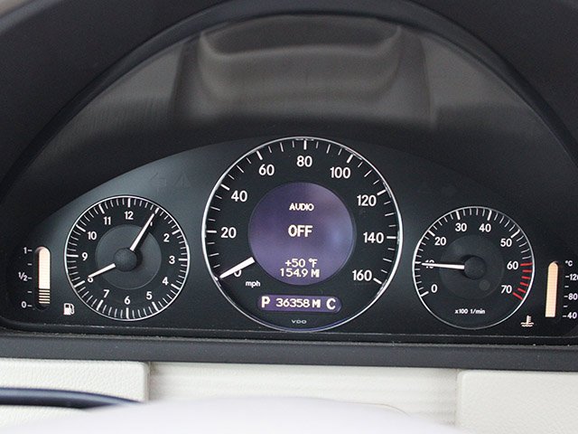 Used 2004  Mercedes-Benz CLK 320 image 9