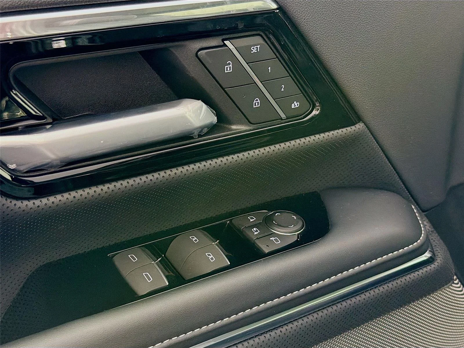 2025 GMC Sierra EV Denali - Photo 20