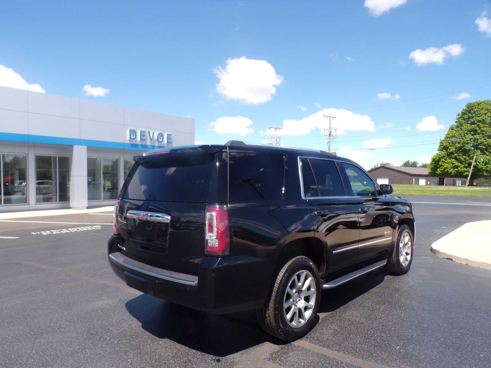 Used 2019 ONYX BLACK GMC Denali image 3