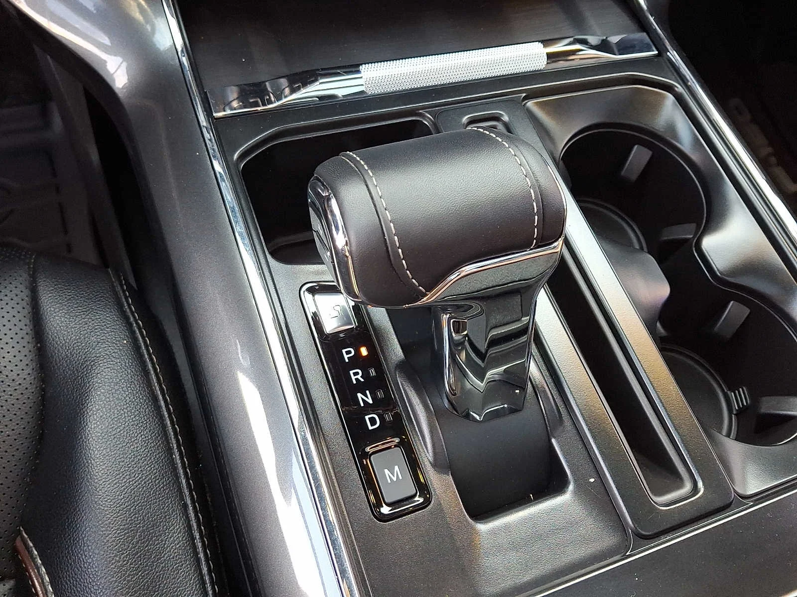 Used 2023 Agate Black Metallic Ford LARIAT image 15