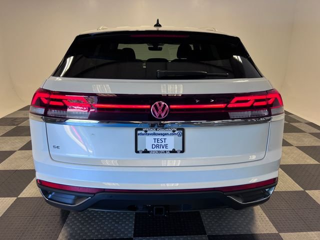 New 2026 White Volkswagen SE w/Technology image 4