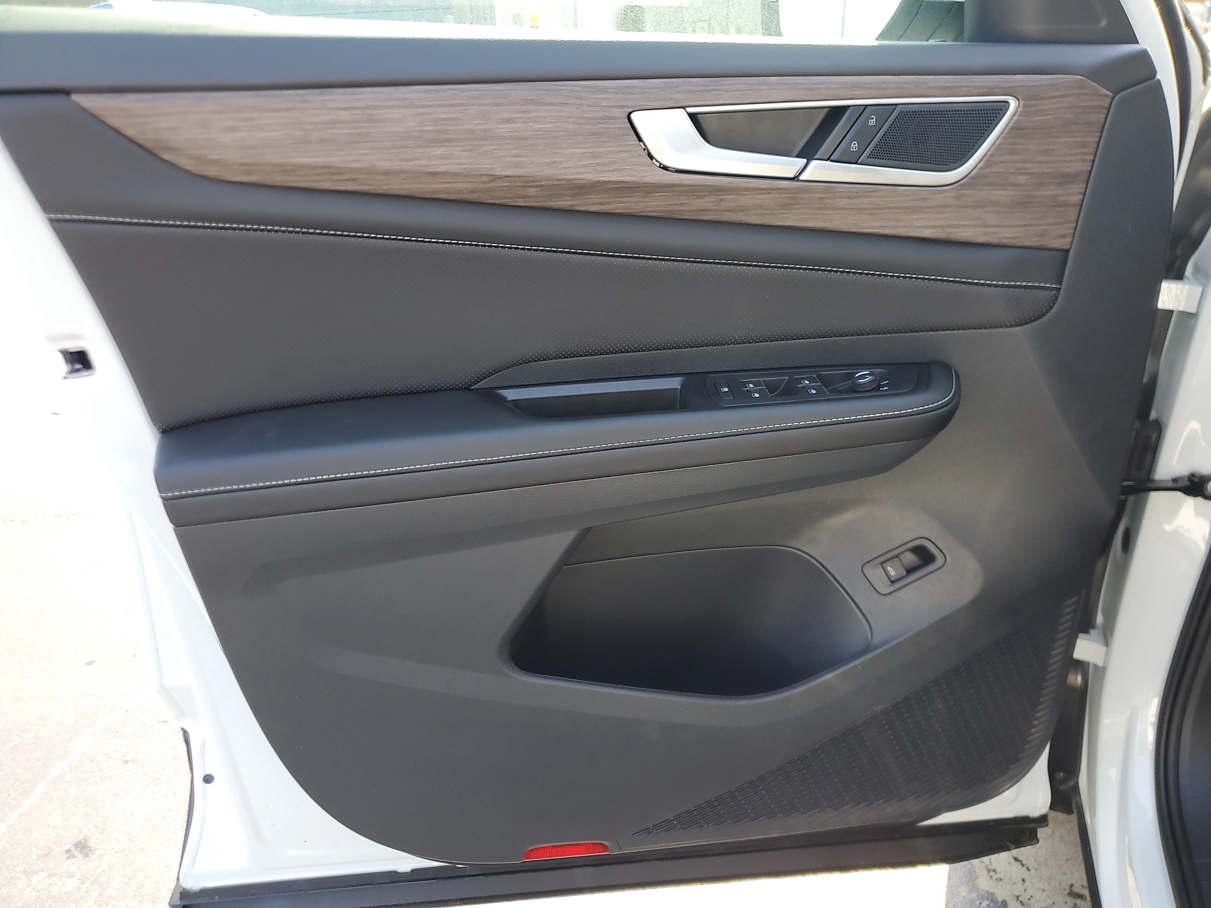 New 2026 White Volkswagen 2.0T SEL image 20