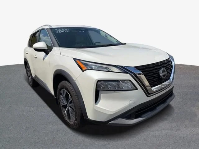 Used 2023 White Nissan SV image 4
