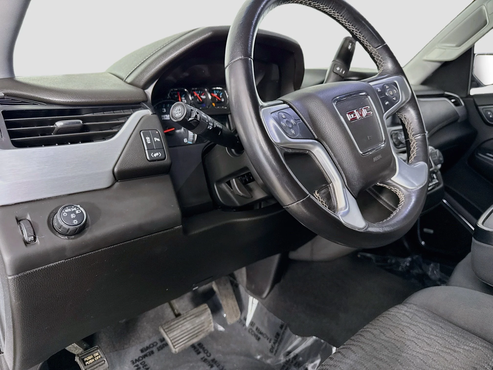 Used 2019 SUMMIT WHITE GMC SLE image 11