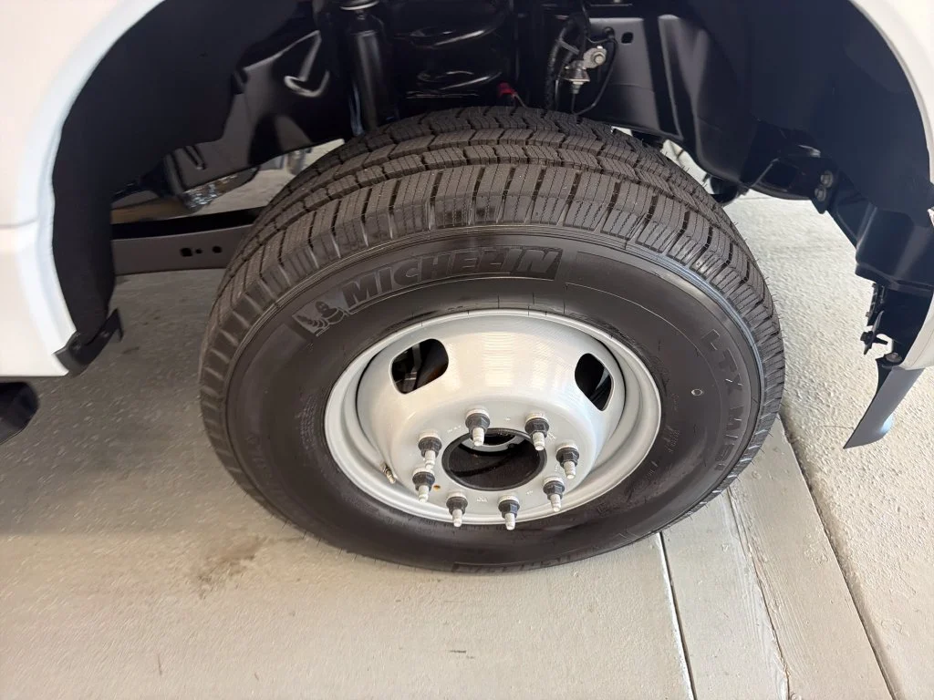 New 2027 Oxford White Ford F-350® XL image 5
