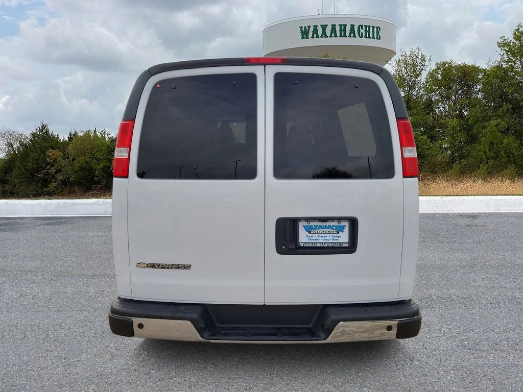 Used 2024 White Chevrolet LT image 4