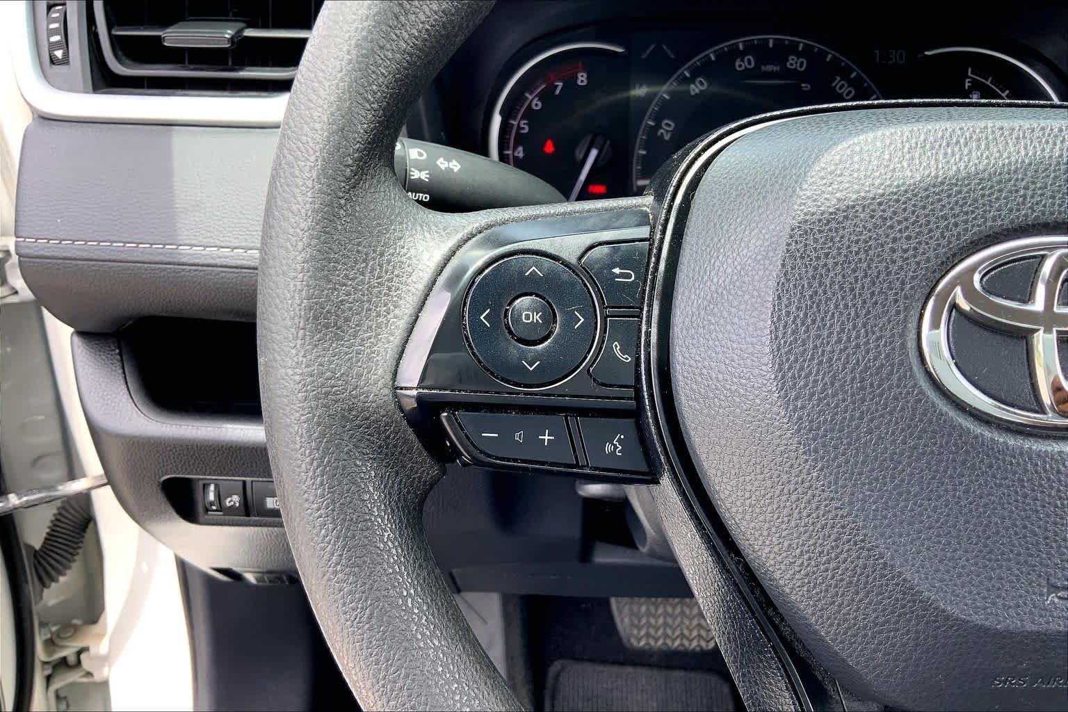 Used 2025 Ice Cap Toyota XLE image 23