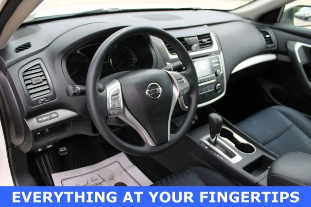 Used 2017 White Nissan 2.5 S image 2