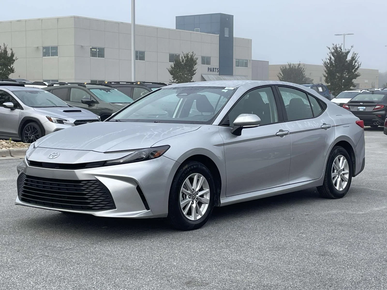 2025 Toyota Camry LE - Photo 24