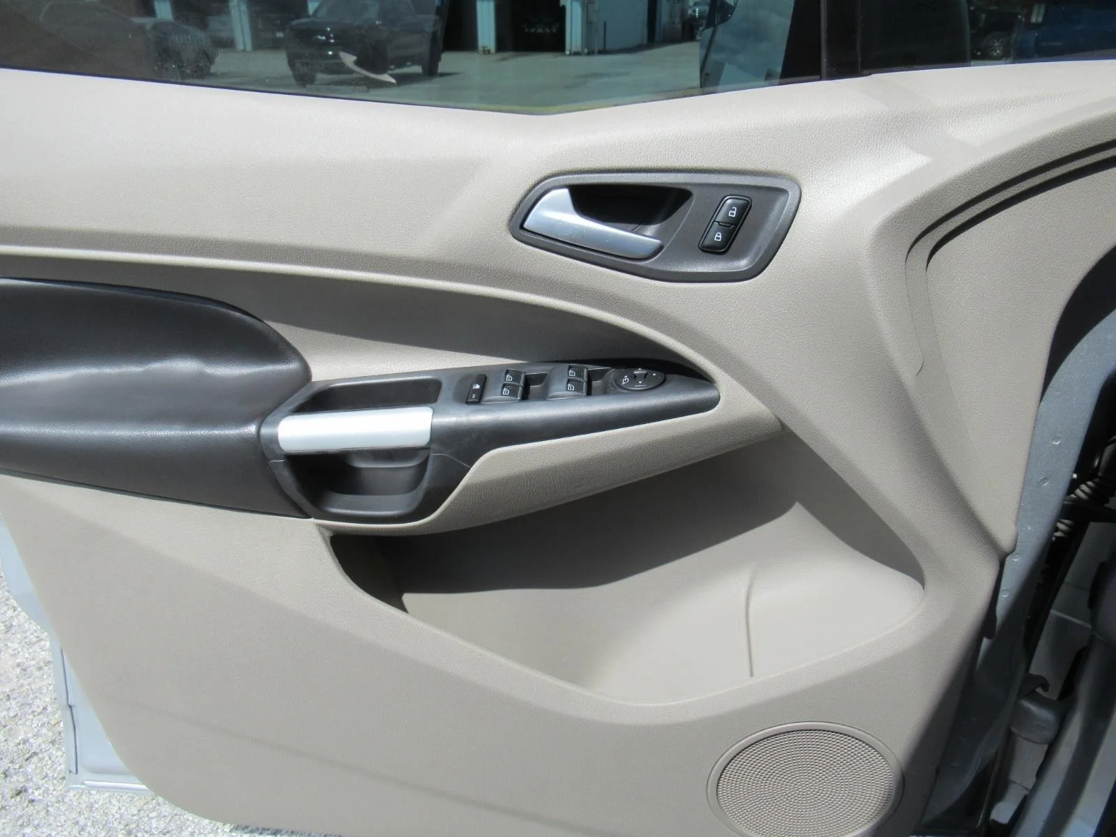 Used 2016  Ford Titanium image 24