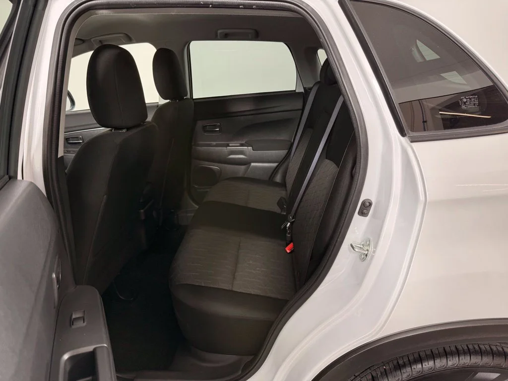 Used 2024  Mitsubishi 2.0 ES image 14