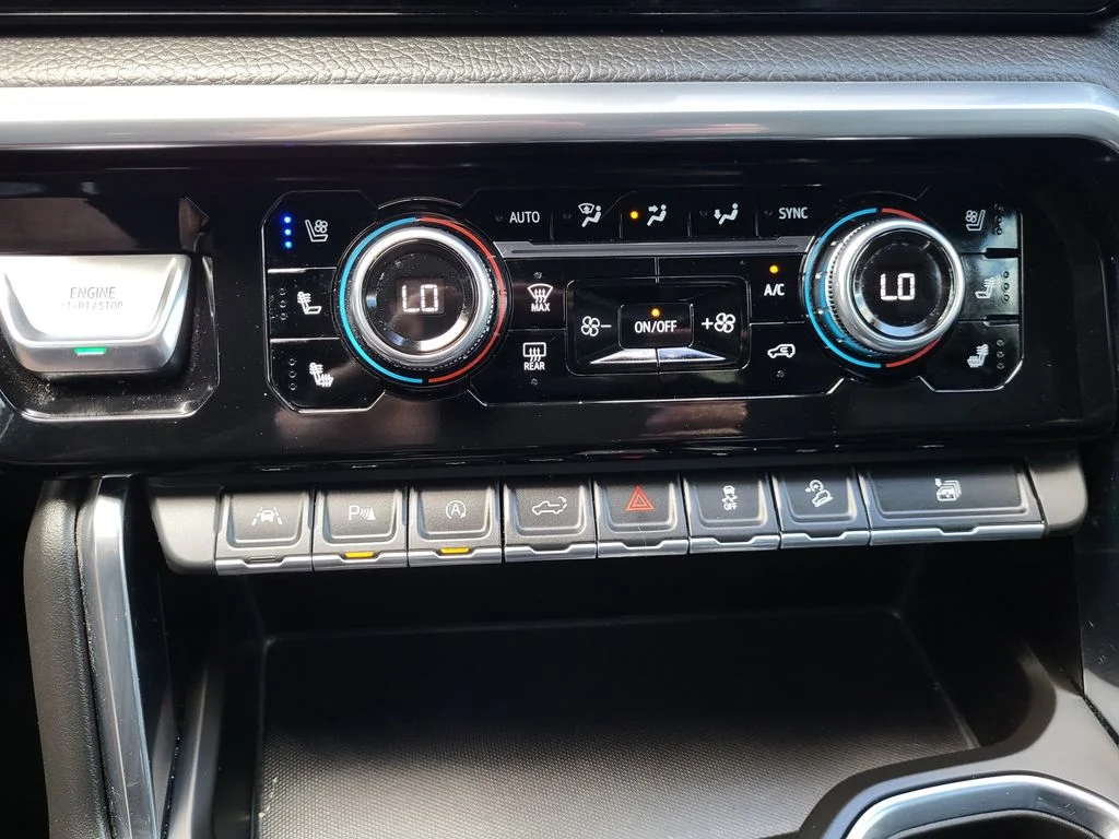 Used 2022 Onyx Black GMC Denali image 15
