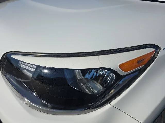 Used 2016 White Kia Plus image 32