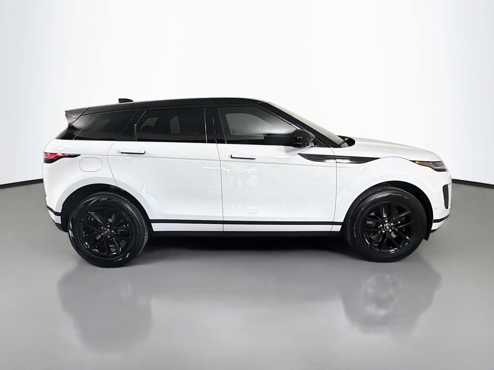 New 2026 Fuji White Land Rover Core S image 4