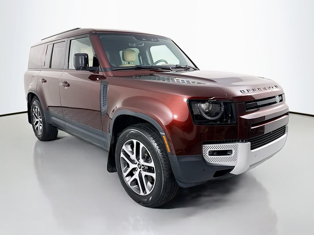 New 2025 Sedona Red Land Rover S image 7