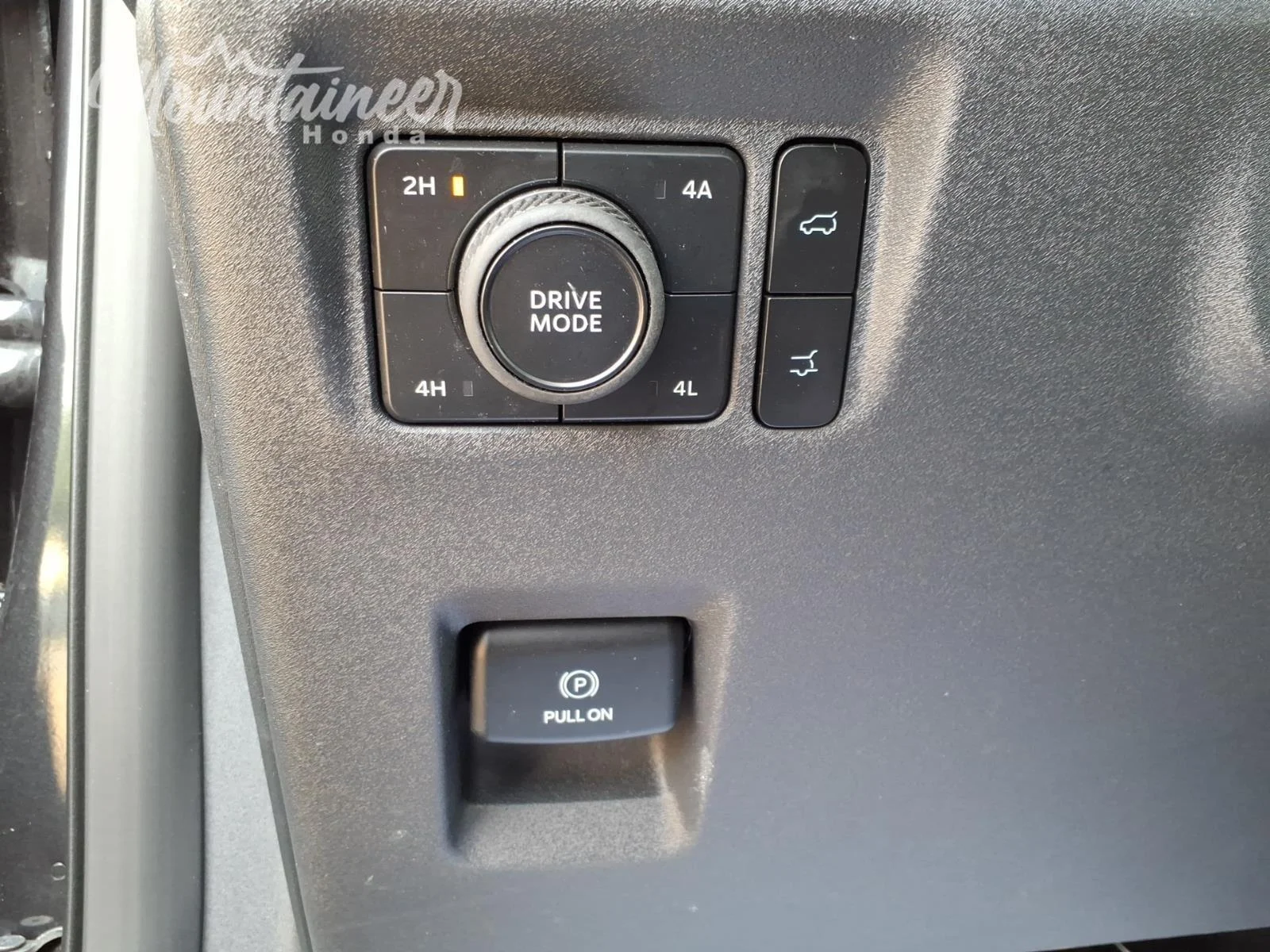 Used 2025 Dark Matter Gray Ford Platinum image 41