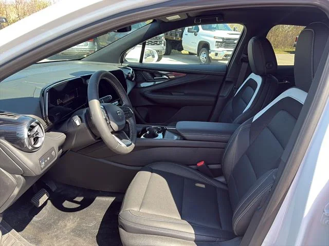New 2026 Summit White Chevrolet LT image 7