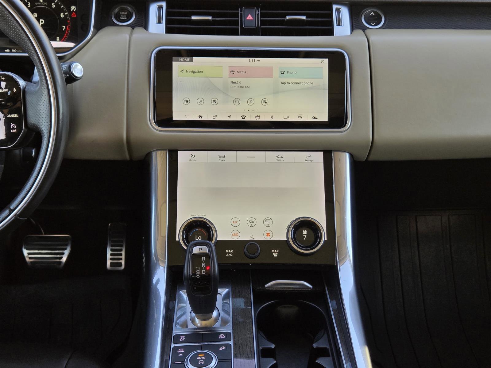 Used 2019 Fuji White Land Rover Dynamic image 32