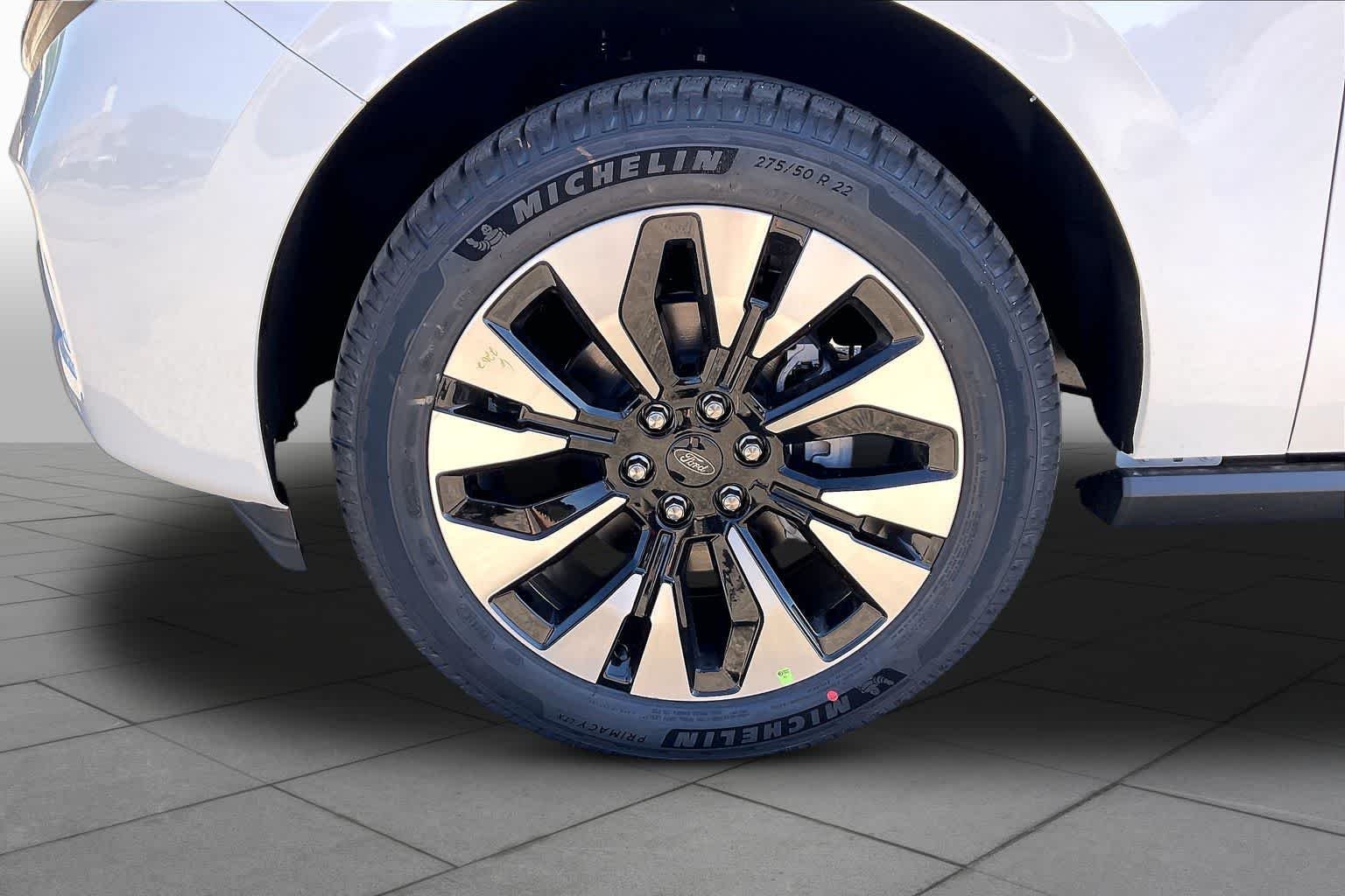 New 2026 Star White Metallic Tri-Coat Ford MAX Platinum® image 11