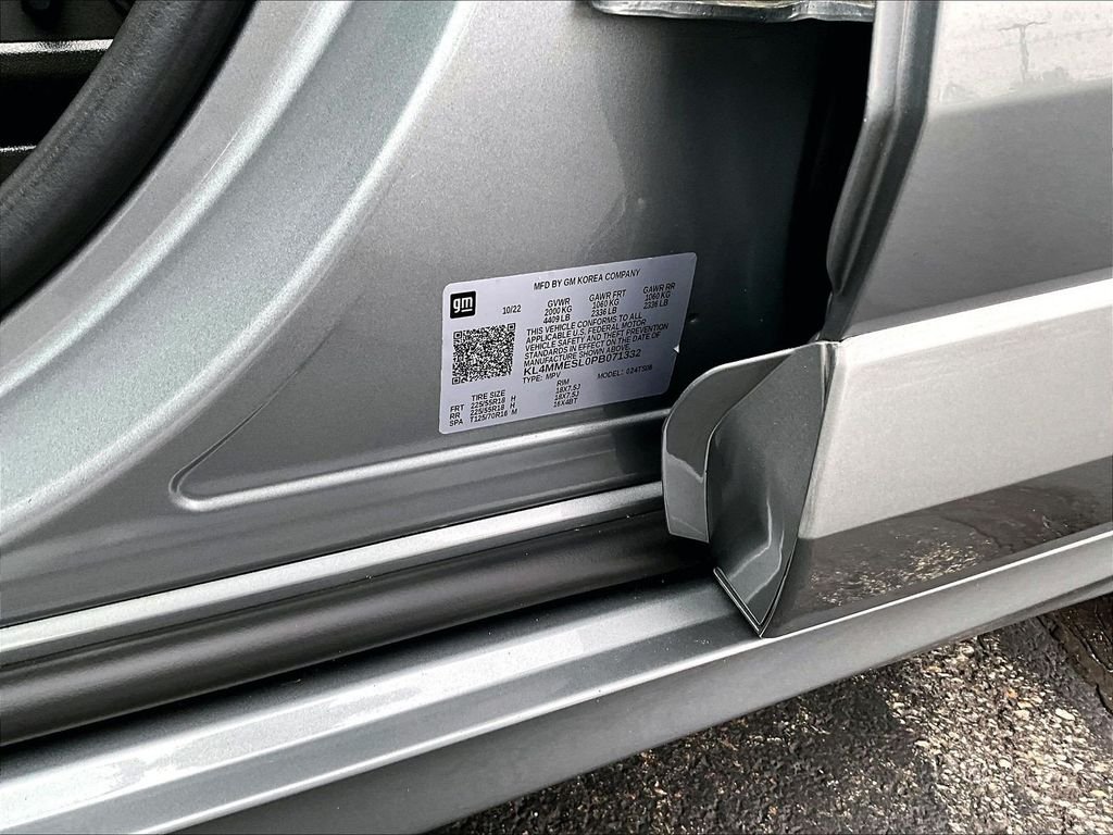 Used 2023 Gray Buick Select image 32
