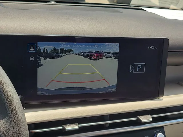 Used 2025 Silver Hyundai SE image 22