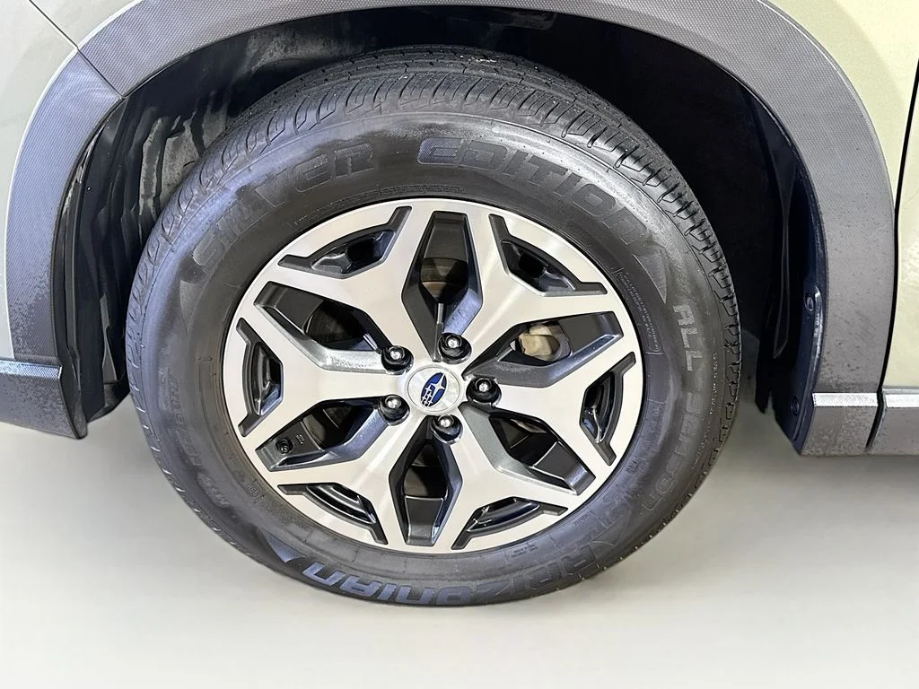 Used 2019 Green Subaru Premium image 41