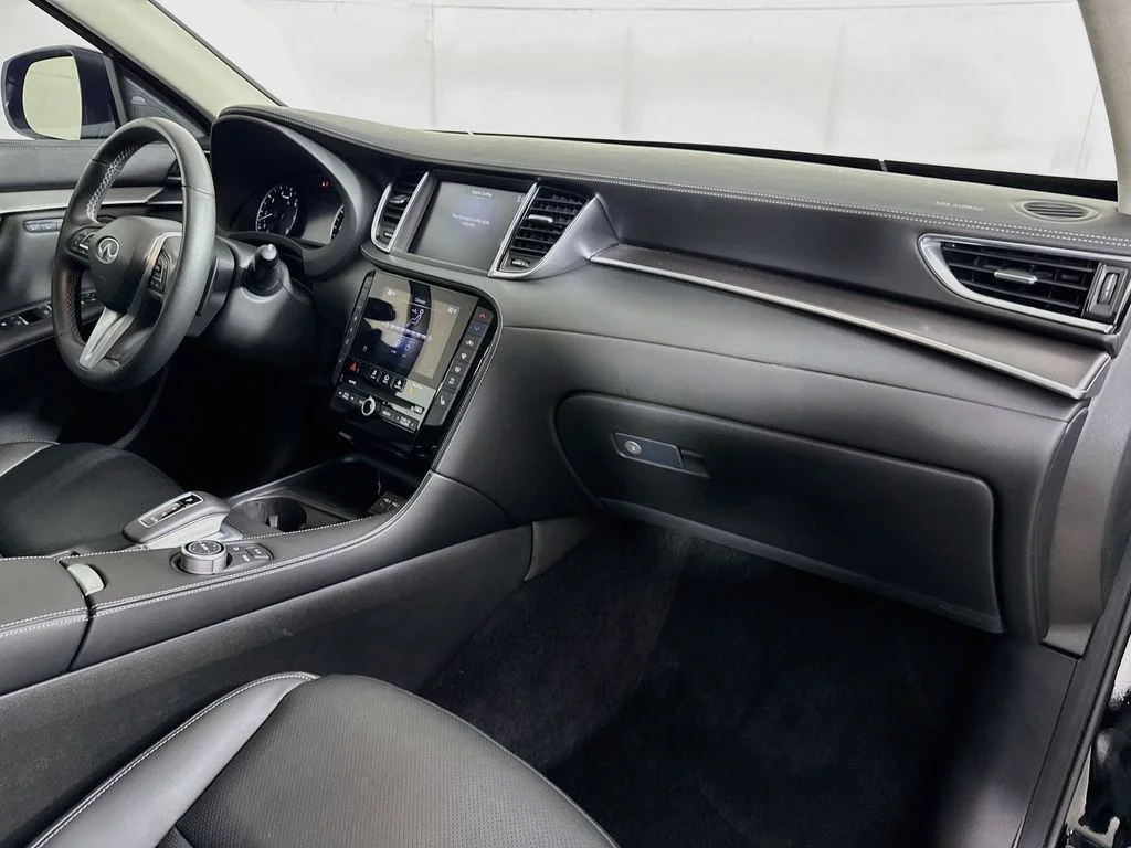 Certified Used 2023 Black INFINITI LUXE image 40