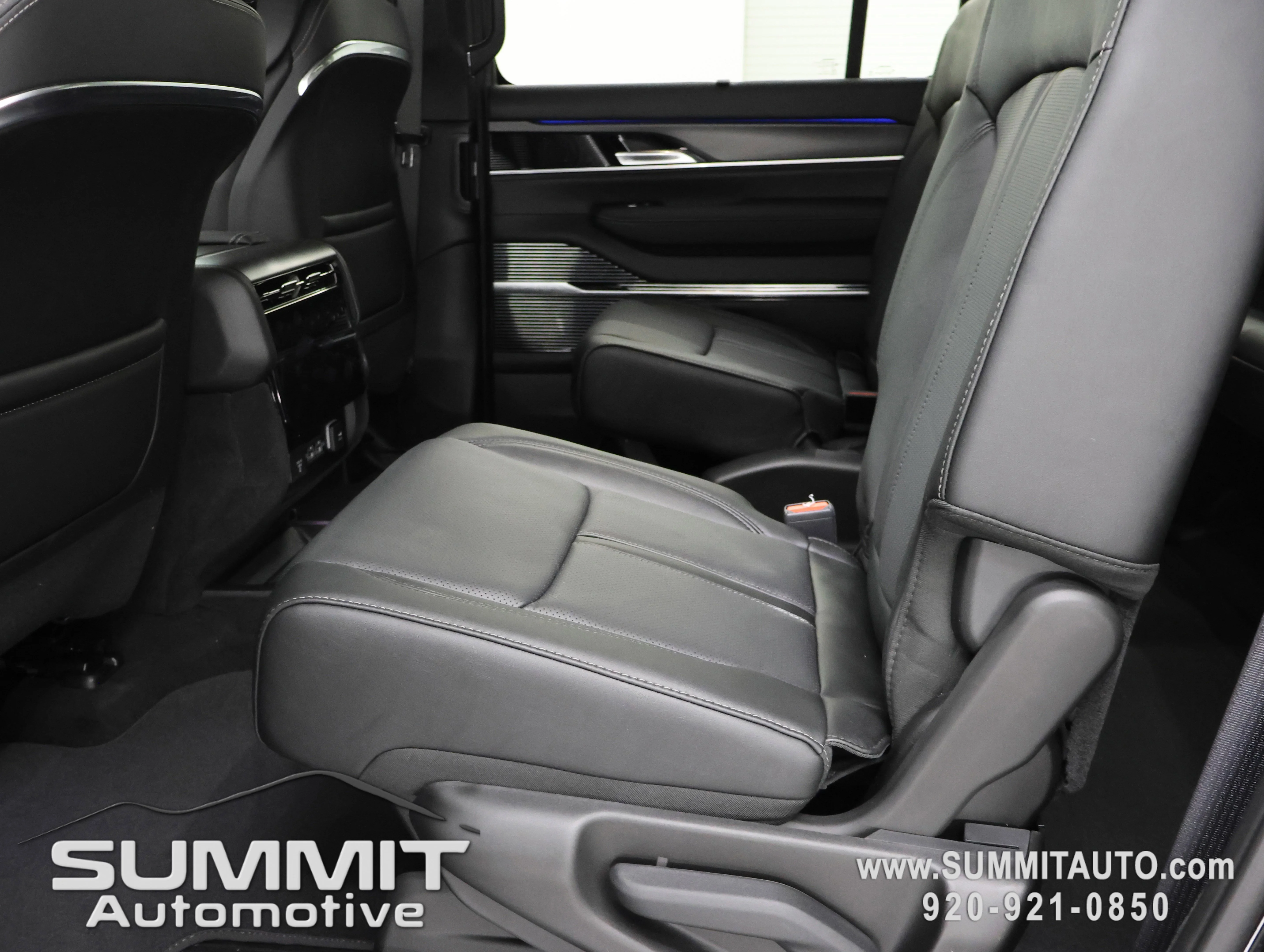 New 2026 High Gloss Black Exterior Paint Jeep Summit Obsidian image 8