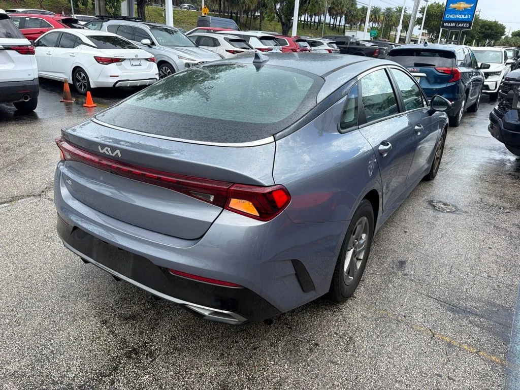 Used 2024 Everlasting Silver Kia LXS image 9