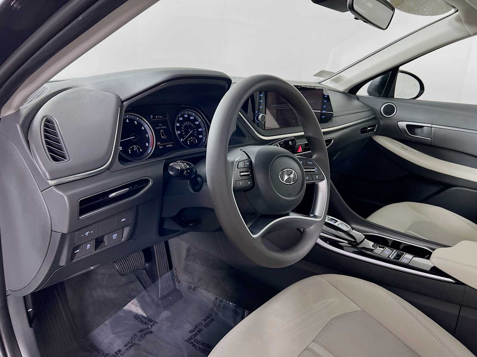 Used 2023 Onyx Black Hyundai SEL image 9