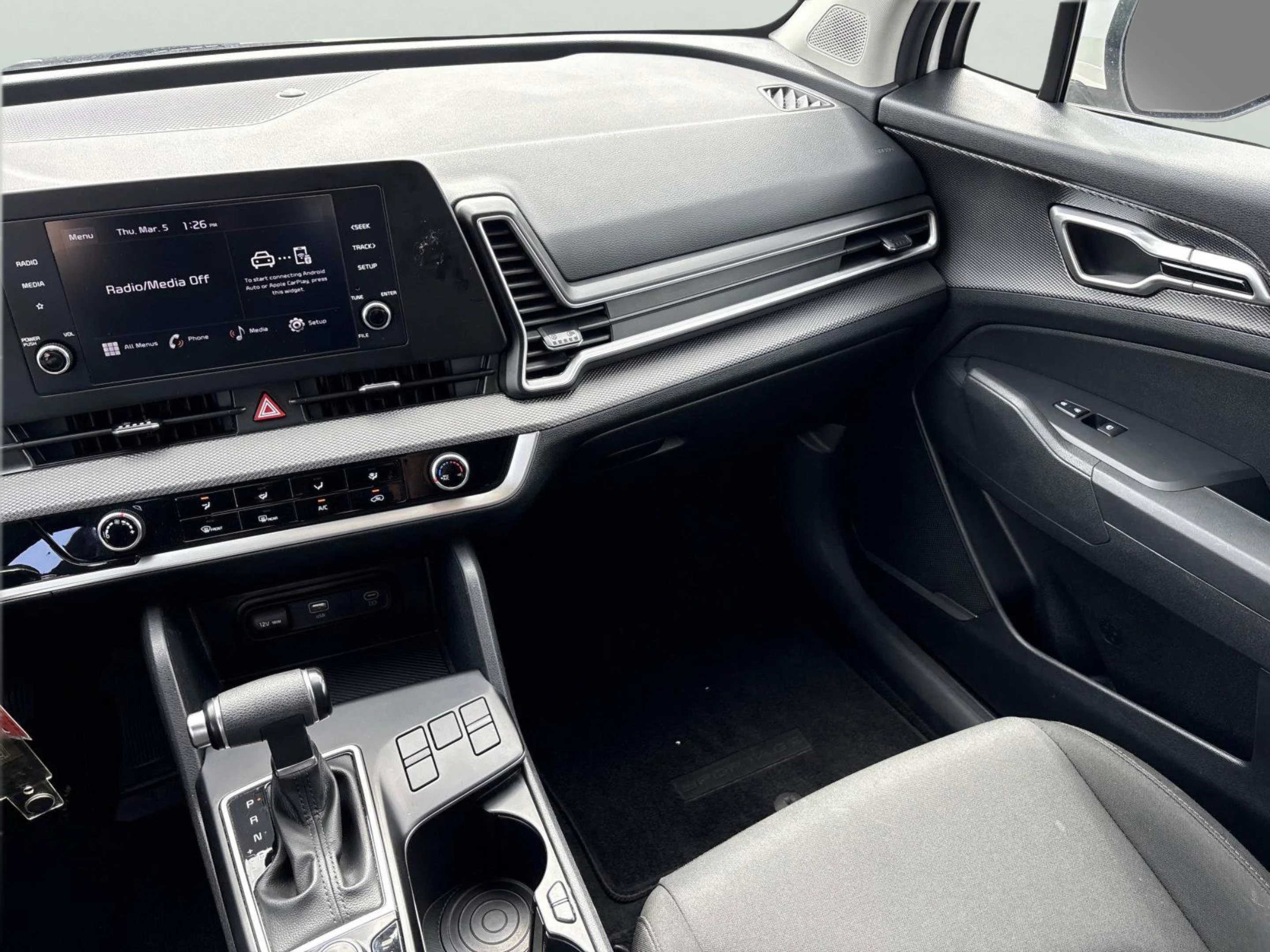 2024 Kia Sportage LX - Photo 14