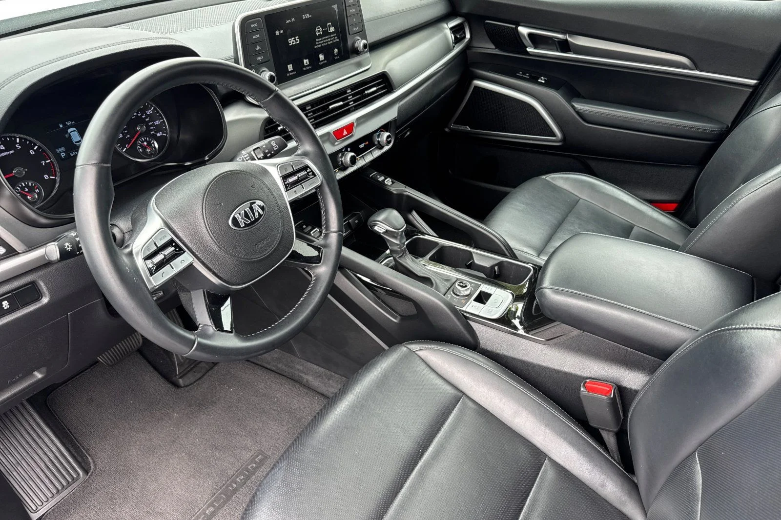 Certified Used 2021 Snow White Pearl Kia S image 3