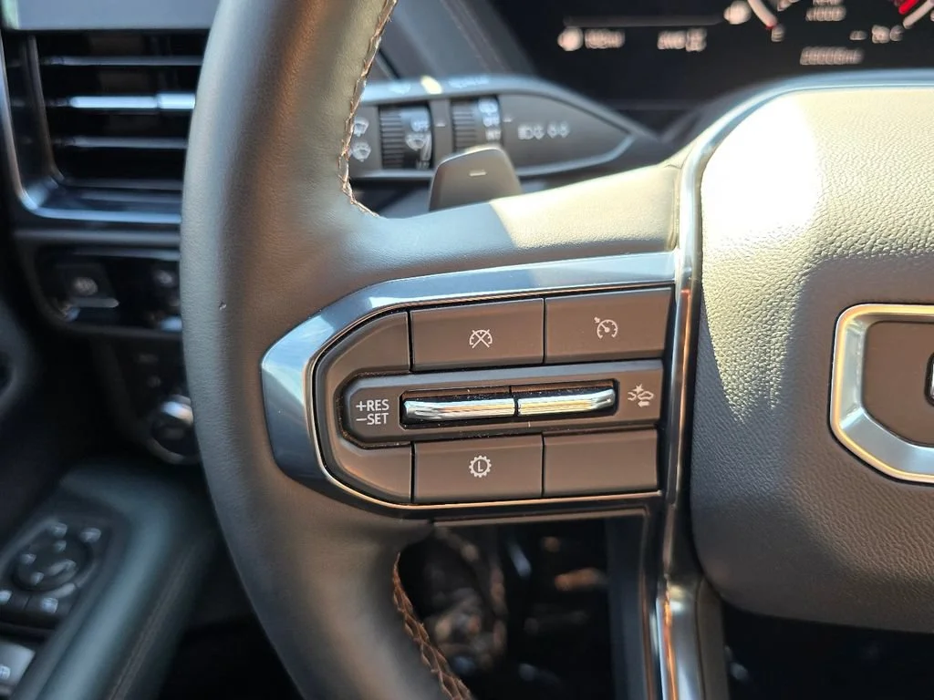 2025 GMC Yukon AT4 - Photo 19