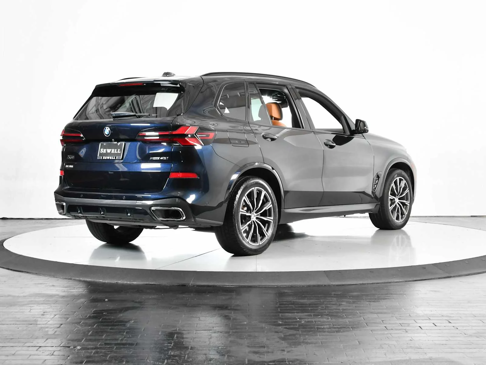 Used 2024 Carbon Black Metallic BMW xDrive40i image 6