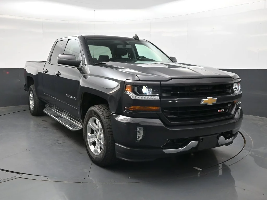 Used 2016 Tungsten Metallic Chevrolet LT image 2