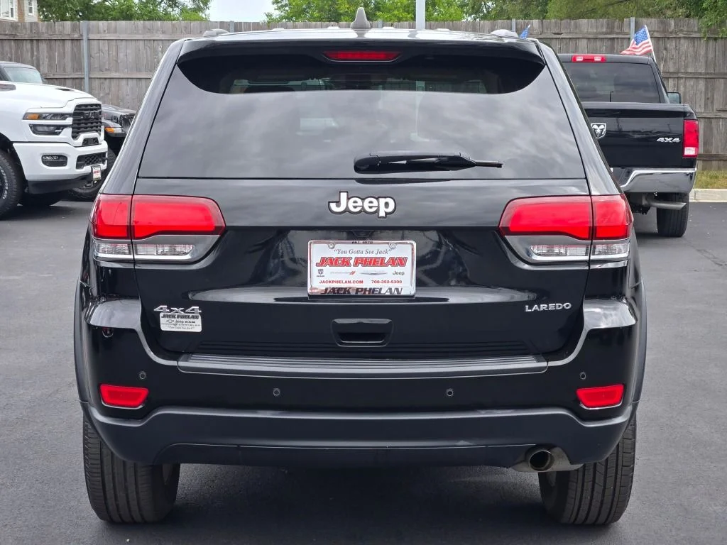 Certified Used 2022 Black Jeep Laredo E image 11
