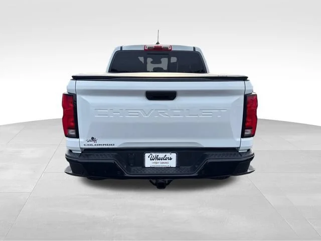 Used 2025 Summit White Chevrolet Z71 image 4