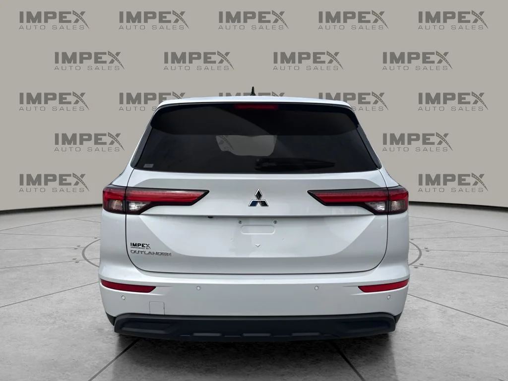 Used 2022 White Mitsubishi ES image 4