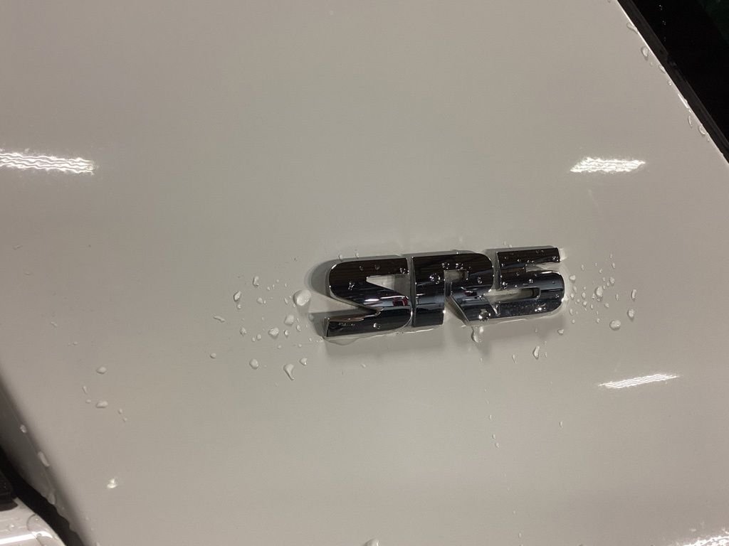 Used 2018 White Toyota SR5 Premium image 19