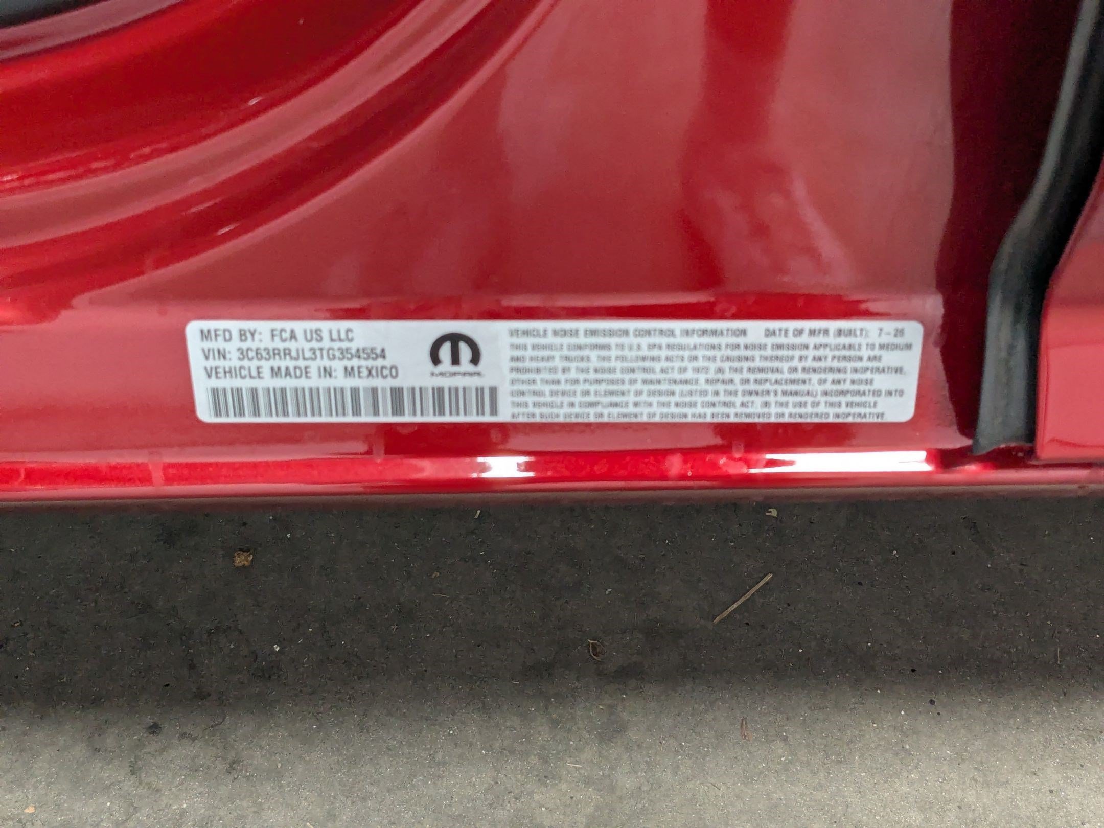 New 2026 Molten Red Pearl-Coat Exterior Paint RAM Laramie image 18