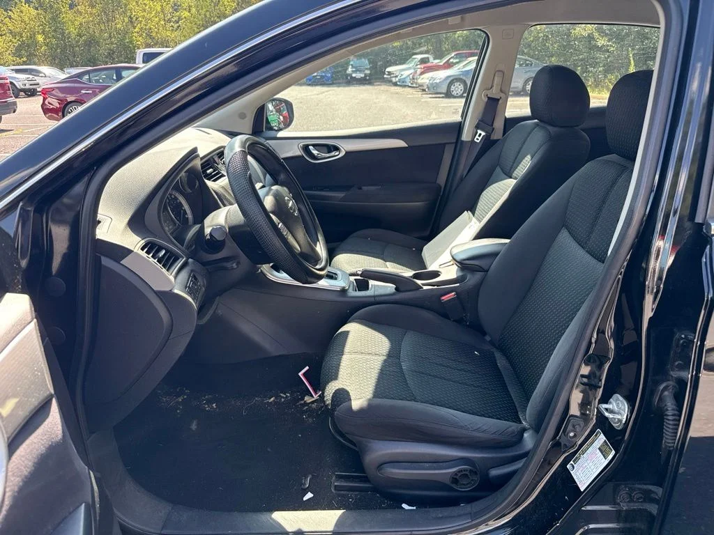 Used 2013 Black Nissan SR image 5