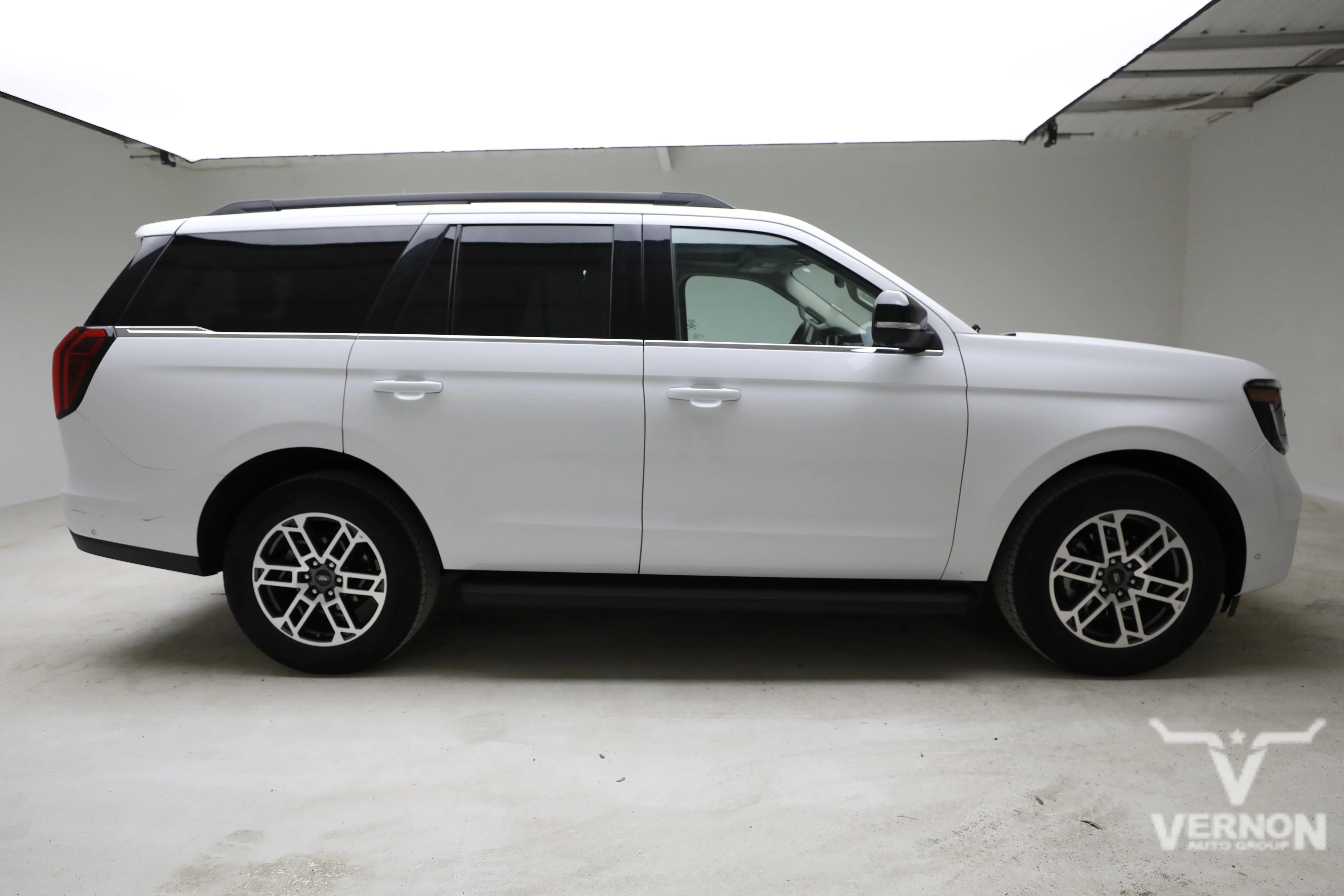 Pre-Owned 2025 Ford Expedition Active 4x4