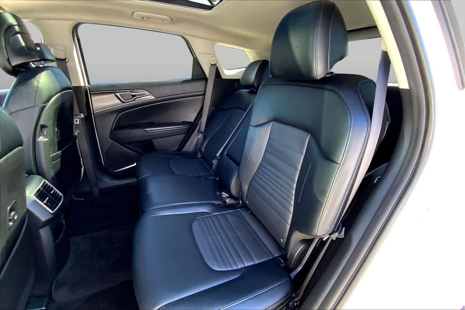 Used 2023 Glacial White Pearl Kia SX-Prestige image 31
