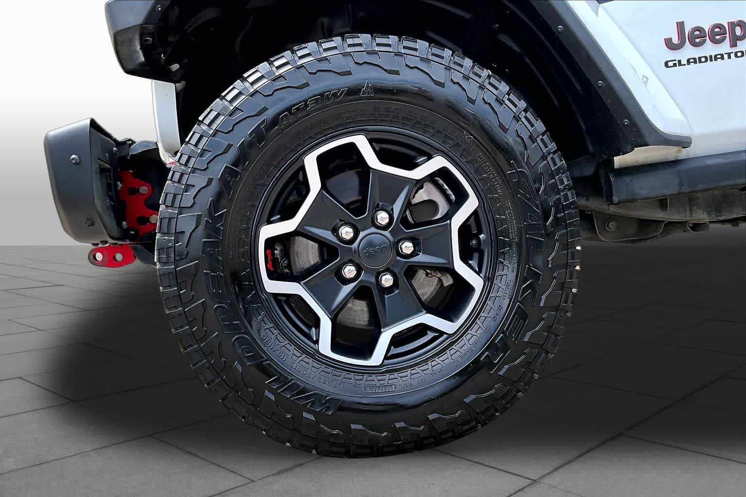 Used 2020 Bright White Clearcoat Jeep Rubicon image 11