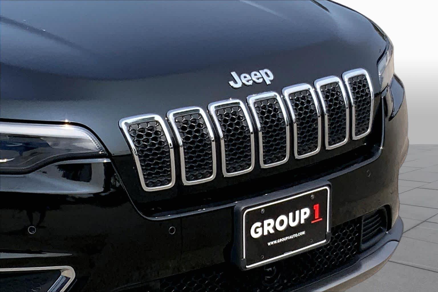 Used 2020 Diamond Black Crystal Pearlcoat Jeep Limited image 26