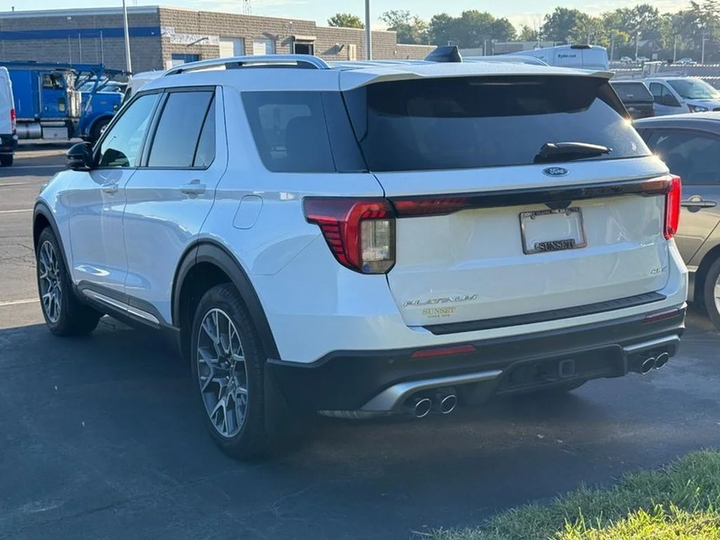 Used 2025 Star White Ford Platinum® image 4