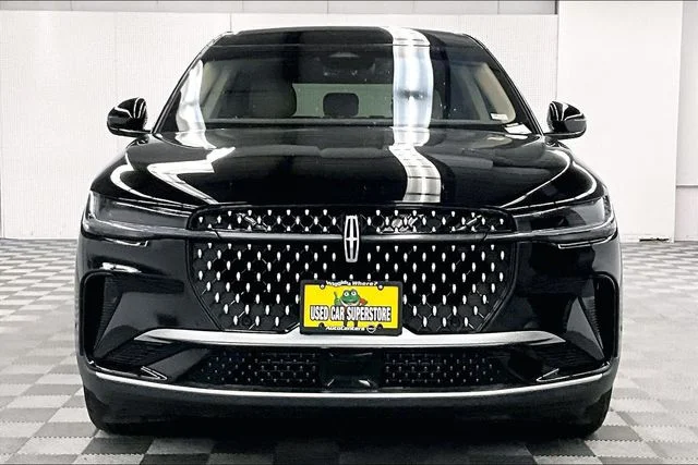 Used 2024 Infinite Black Metallic Clearcoat Lincoln Premiere image 4