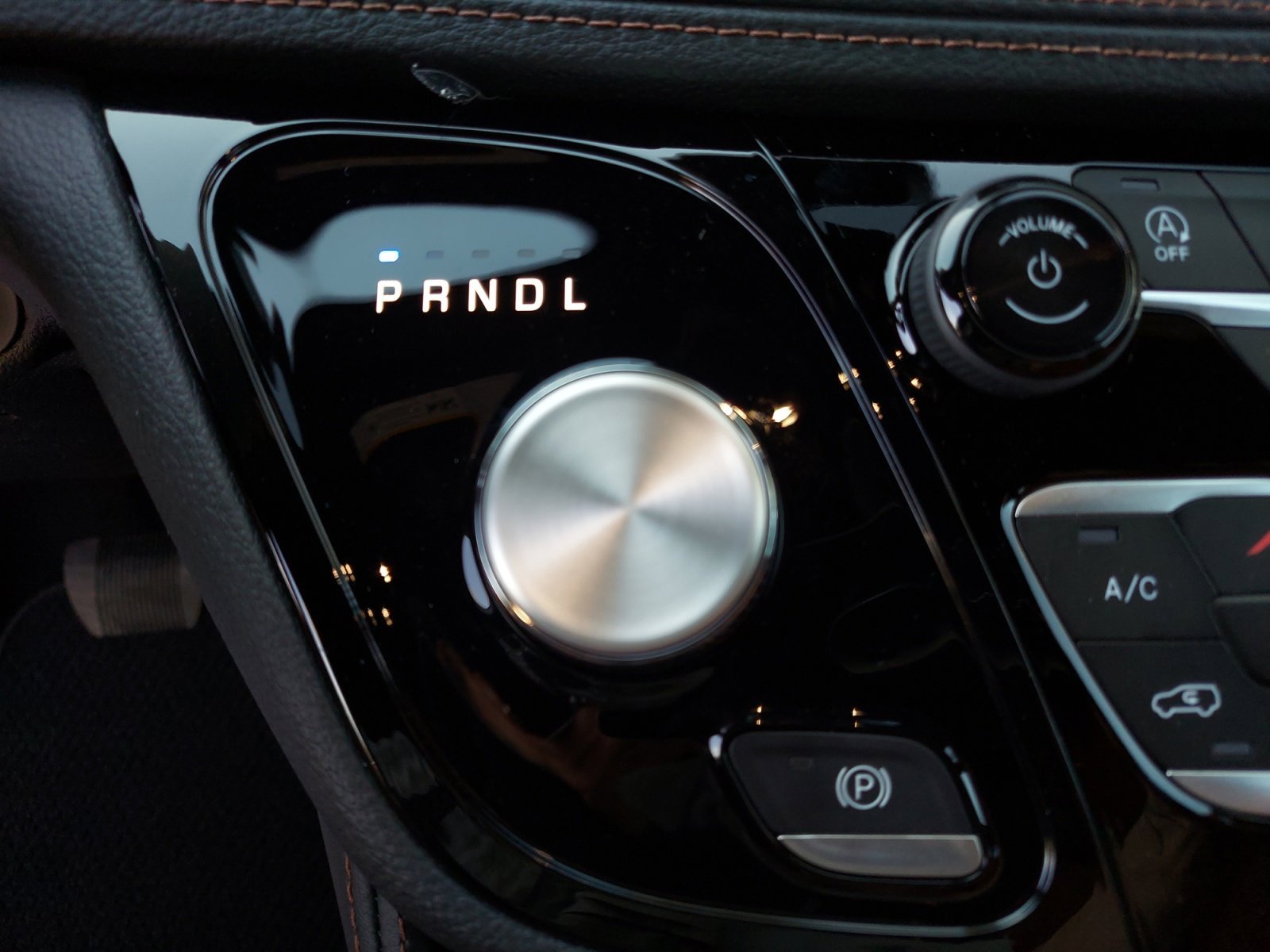 New 2026 Diamond Black Crystal Pearlcoat Chrysler Pinnacle image 22