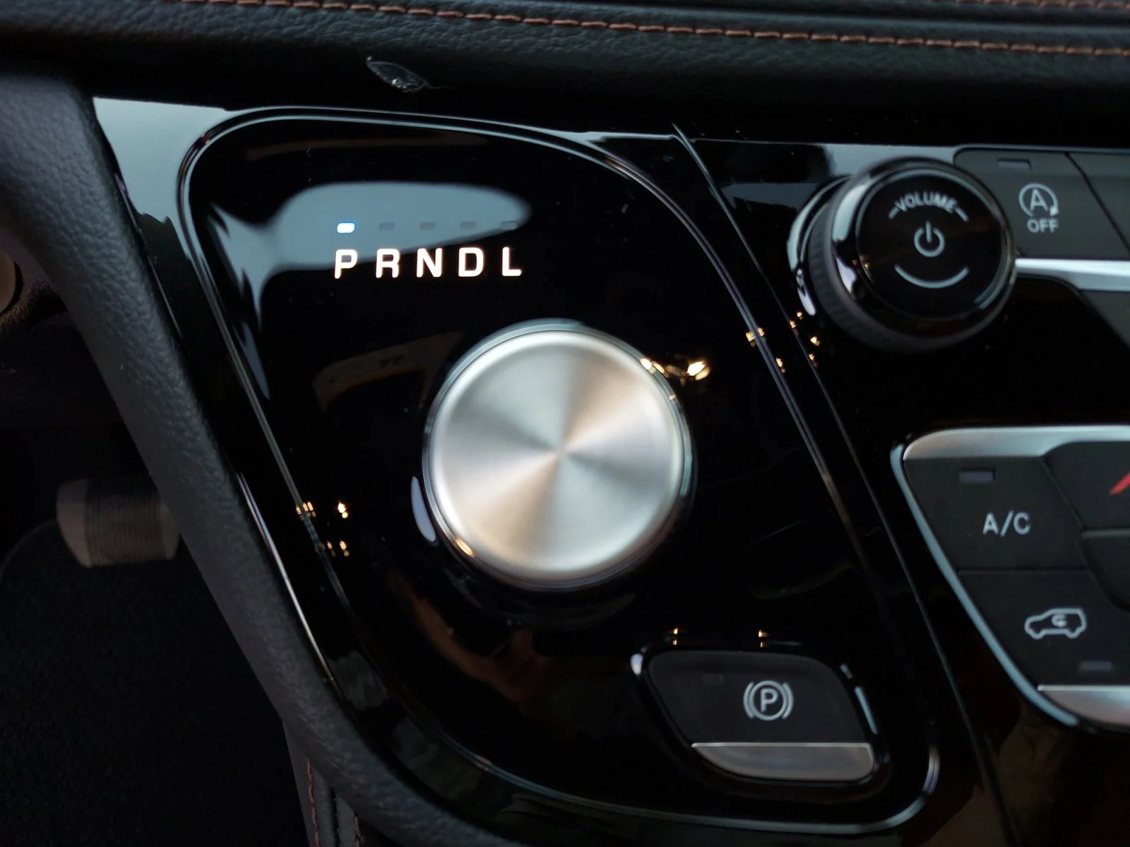 New 2026 Diamond Black Crystal Pearlcoat Chrysler Pinnacle image 22