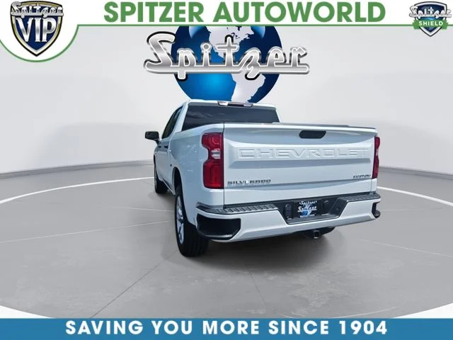 Used 2022 White Chevrolet Custom image 6